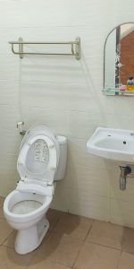 07 kamar mandi lantai 2 500