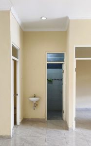 09 surowijoyo kamar mandi dilihat dari ruang makan 500