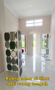 blok e 02 ruang tamu di lihat dari ruang tengah