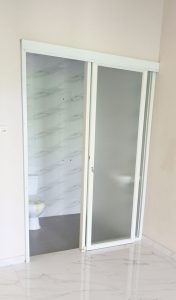 blok e 07 kamar mandi di kamar tidur utama