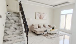 imperial 9 ruang keluarga dan tangga menuju lantai 2