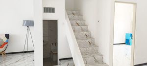 monaco 05 tangga kamar mandi kamar tidur di lantai 1